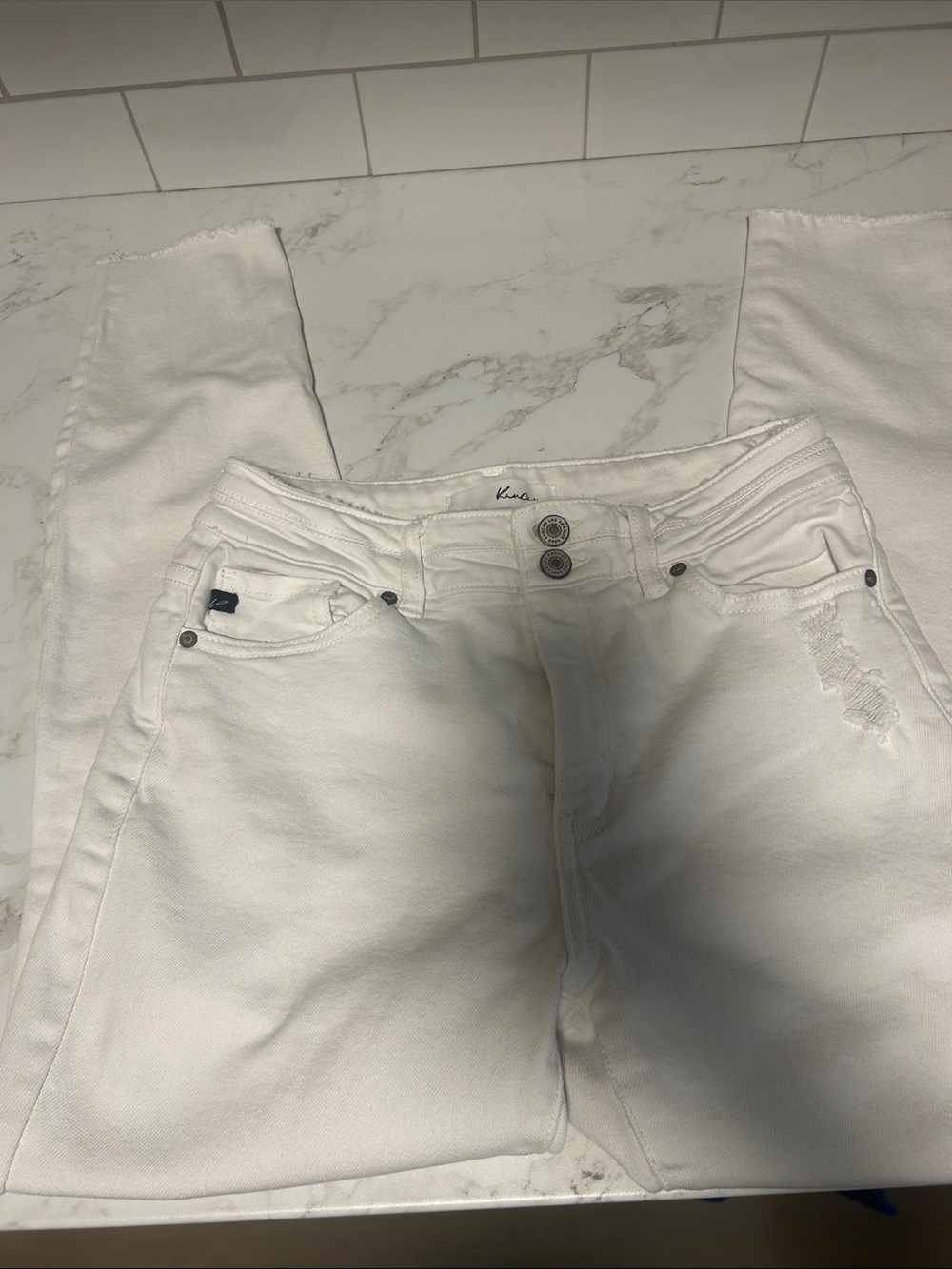 KanCan White Skinny Jeans with Subtle Distress